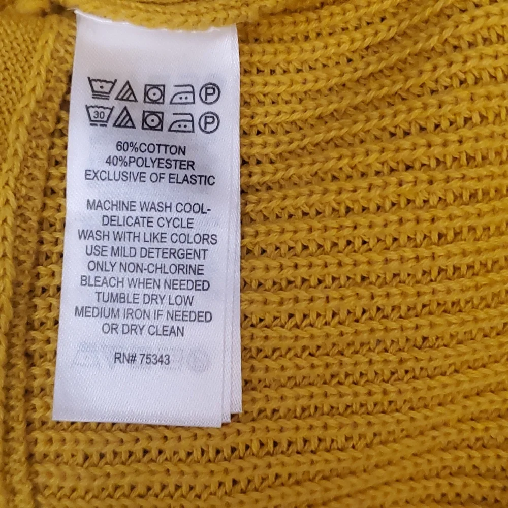 NWOT 💛 Tahari Sweater - Picture 10 of 10
